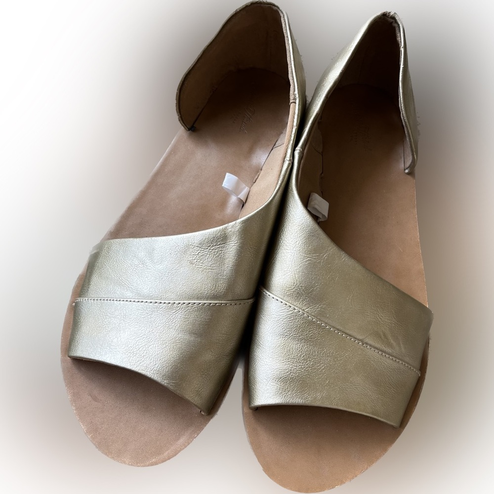 Universal Thread flats with side peep 9W